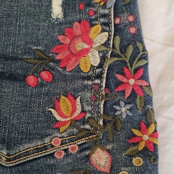 New American Eagle denim shorts. - Picture 11 of 12